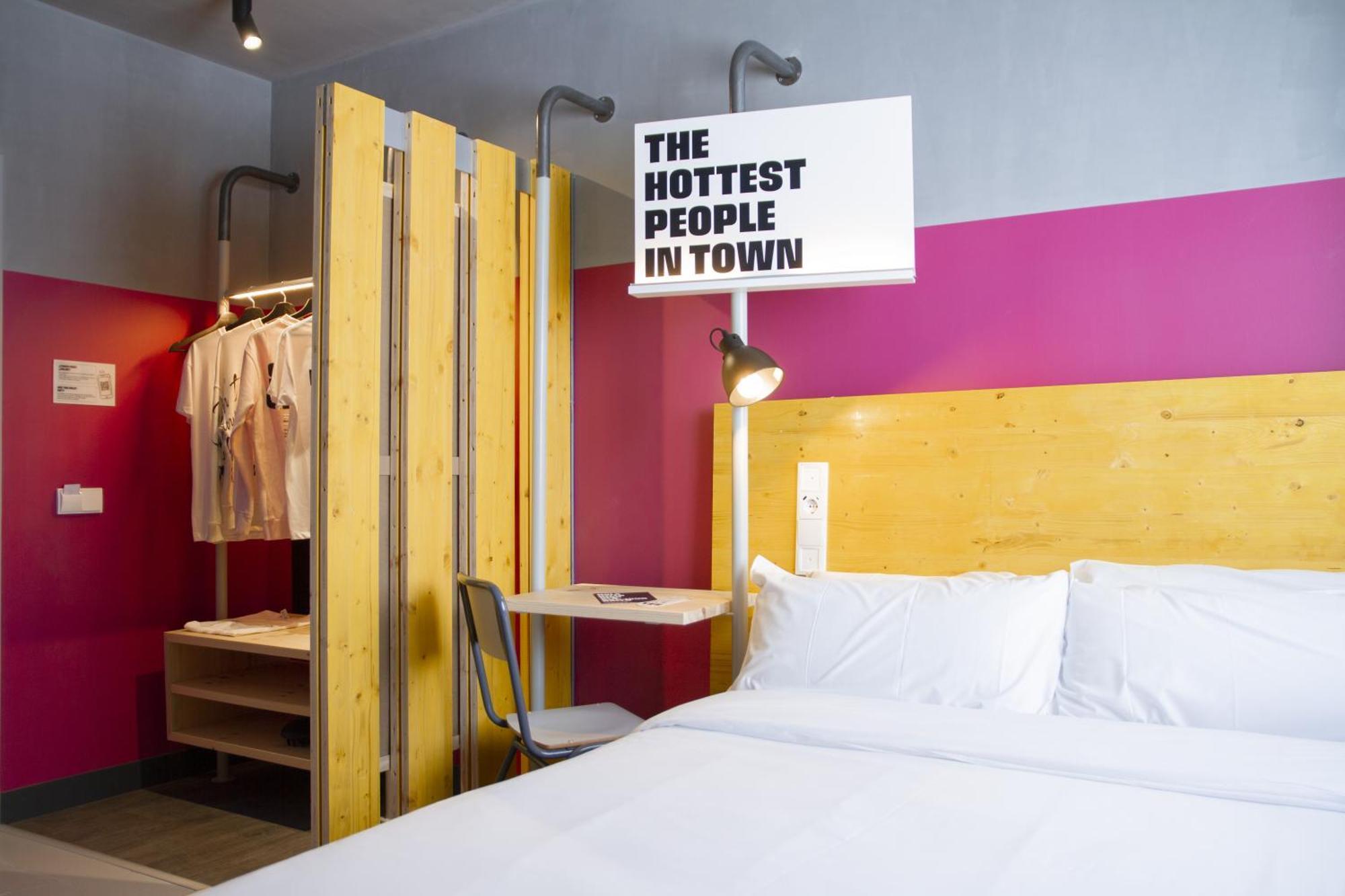 Center Youth Hostal *