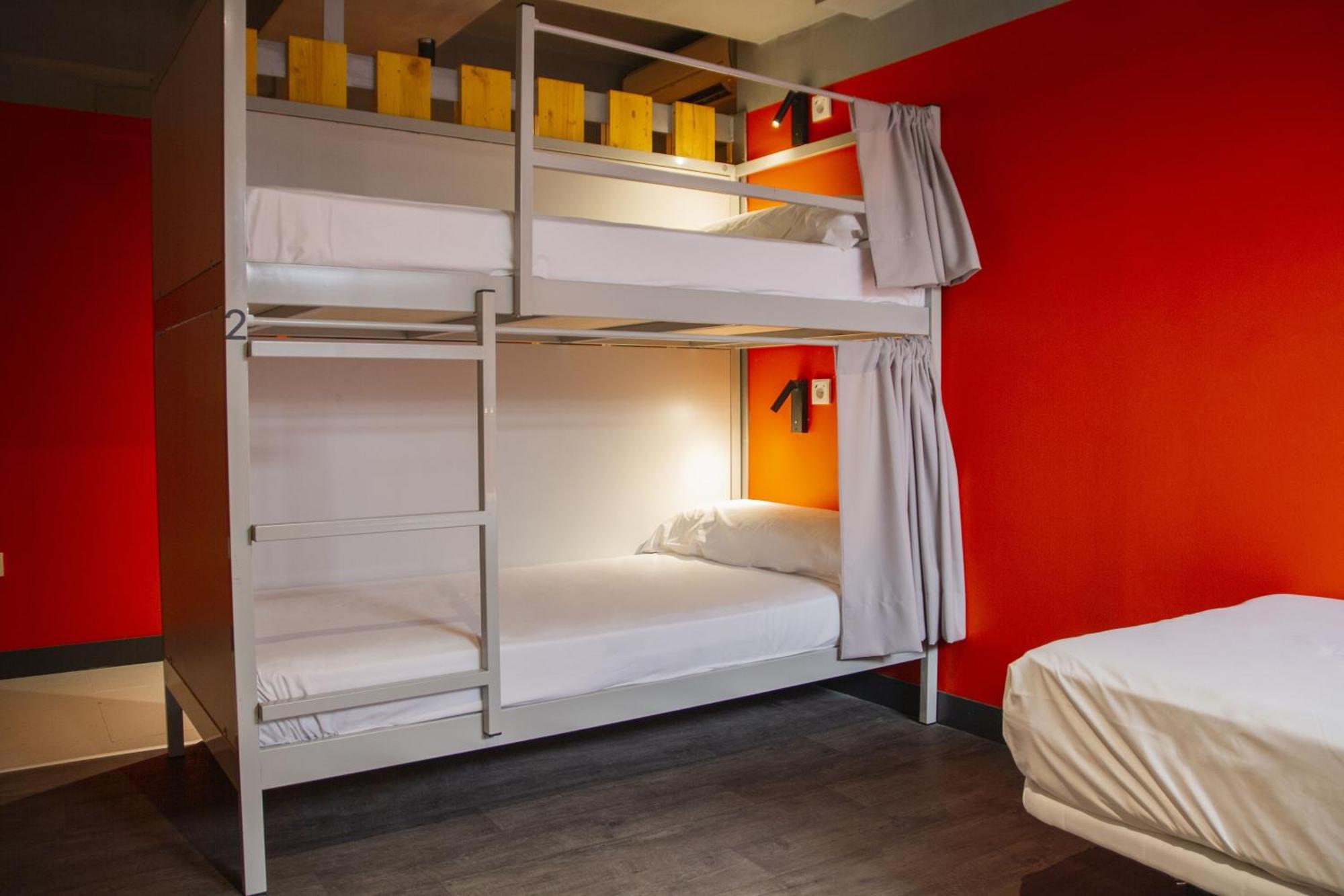 Room00 * Valenza